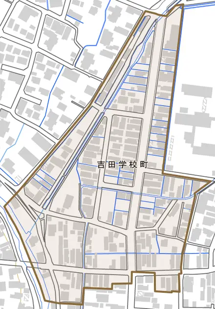 吉田学校町とその周辺の地図。町の範囲を重ねている