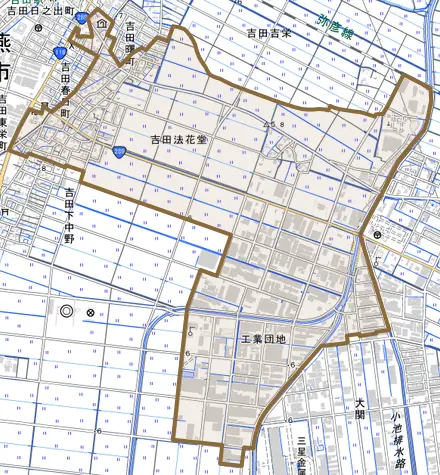 吉田法花堂とその周辺の地図。町の範囲を重ねている