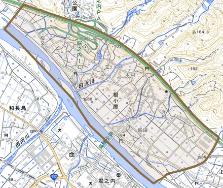 根小屋とその周辺の地図。町の範囲を重ねている