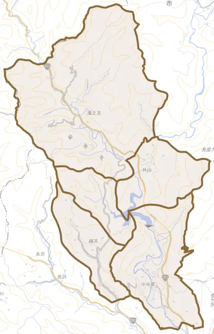 小平尾とその周辺の地図。町の範囲を重ねている