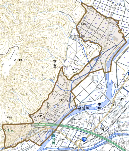 下倉とその周辺の地図。町の範囲を重ねている