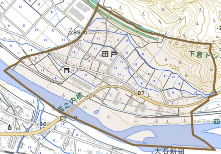 田戸とその周辺の地図。町の範囲を重ねている