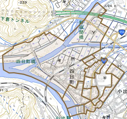 四日町とその周辺の地図。町の範囲を重ねている