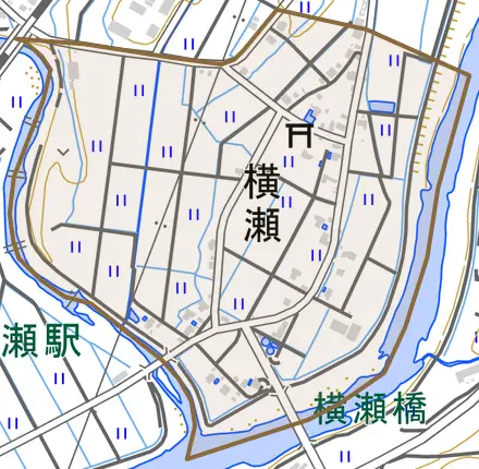 横瀬とその周辺の地図。町の範囲を重ねている