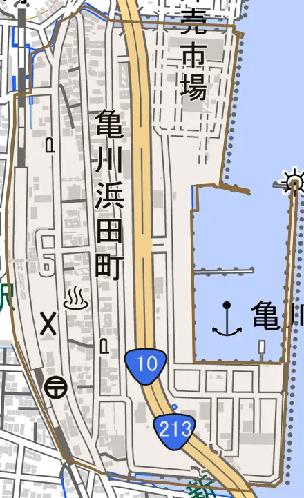 亀川浜田町とその周辺の地図。町の範囲を重ねている