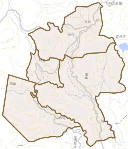 大字東山とその周辺の地図。町の範囲を重ねている