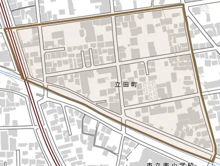 立田町とその周辺の地図。町の範囲を重ねている