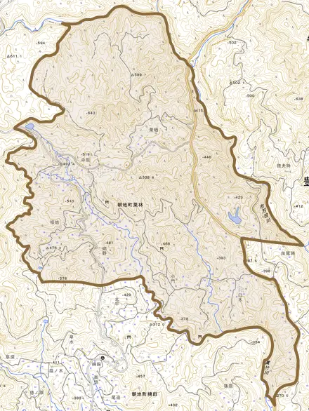 朝地町栗林とその周辺の地図。町の範囲を重ねている