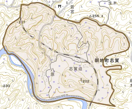 朝地町志賀とその周辺の地図。町の範囲を重ねている
