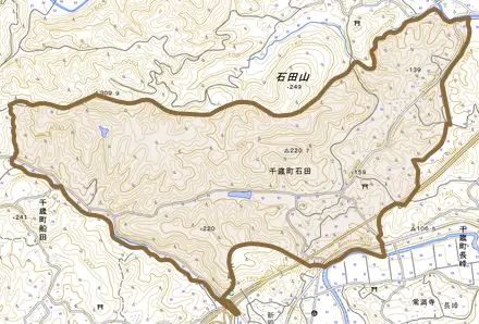 千歳町石田とその周辺の地図。町の範囲を重ねている