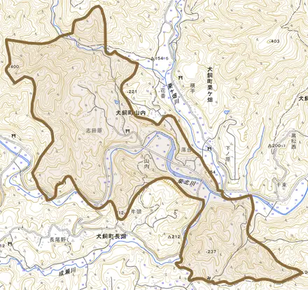 犬飼町山内とその周辺の地図。町の範囲を重ねている