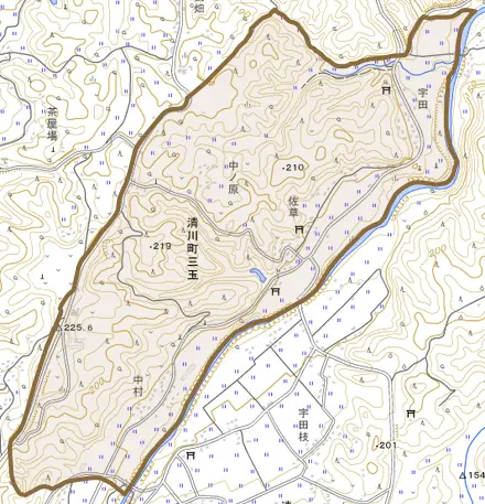 清川町三玉とその周辺の地図。町の範囲を重ねている