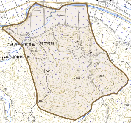 緒方町鮒川とその周辺の地図。町の範囲を重ねている