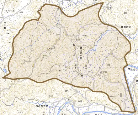 緒方町小宛とその周辺の地図。町の範囲を重ねている