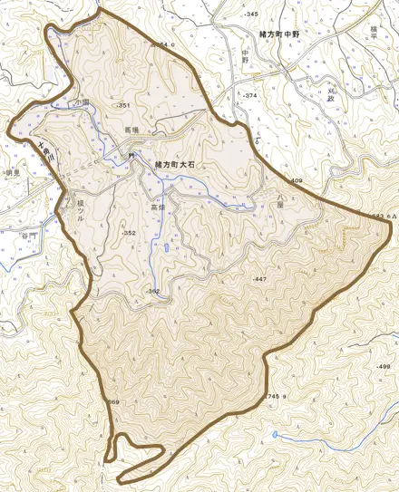 緒方町大石とその周辺の地図。町の範囲を重ねている
