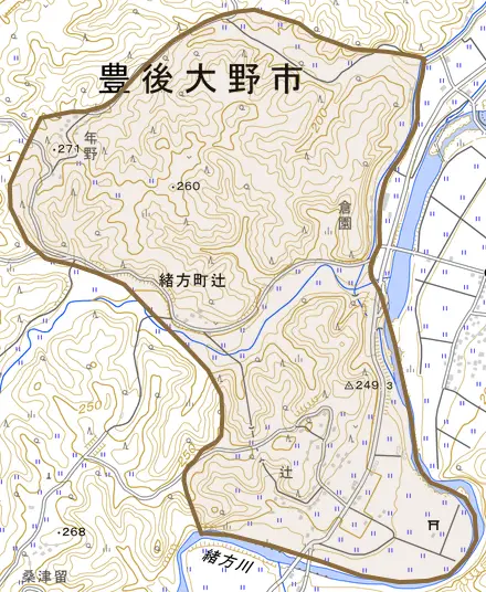 緒方町辻とその周辺の地図。町の範囲を重ねている