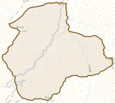 緒方町上畑とその周辺の地図。町の範囲を重ねている