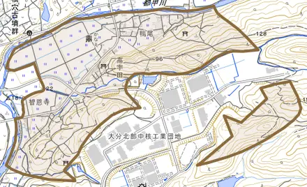 鼎とその周辺の地図。町の範囲を重ねている