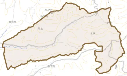 黒土とその周辺の地図。町の範囲を重ねている