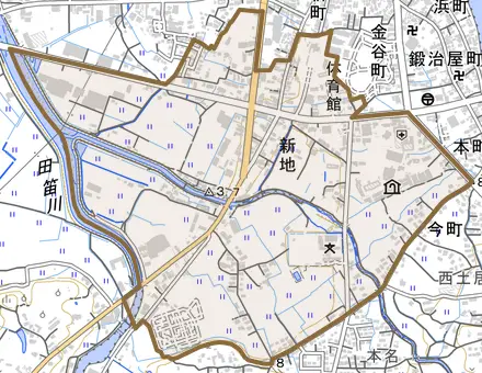 新地とその周辺の地図。町の範囲を重ねている