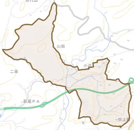 大字小迫とその周辺の地図。町の範囲を重ねている