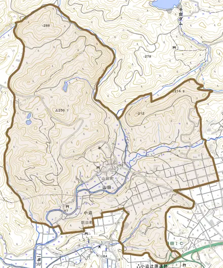 大字山田とその周辺の地図。町の範囲を重ねている