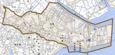 大字杵築とその周辺の地図。町の範囲を重ねている