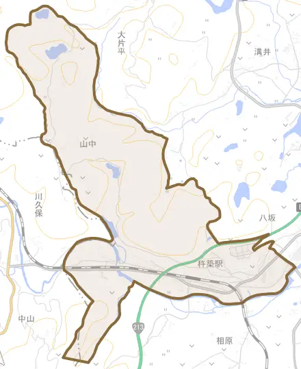 大字八坂とその周辺の地図。町の範囲を重ねている