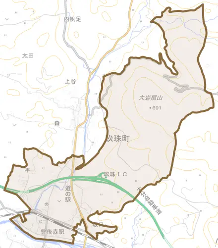 大字帆足とその周辺の地図。町の範囲を重ねている