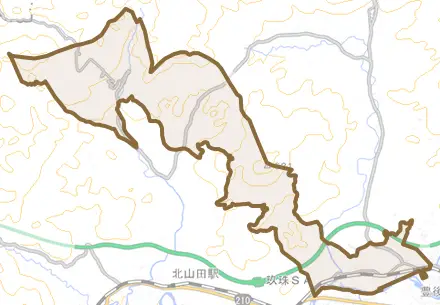 大字四日市とその周辺の地図。町の範囲を重ねている