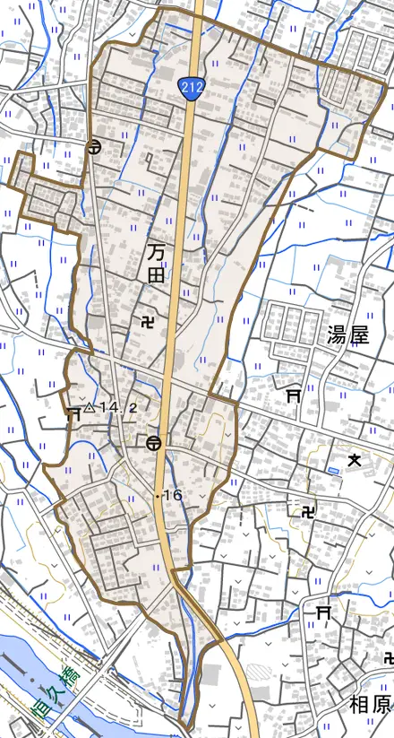 大字万田とその周辺の地図。町の範囲を重ねている