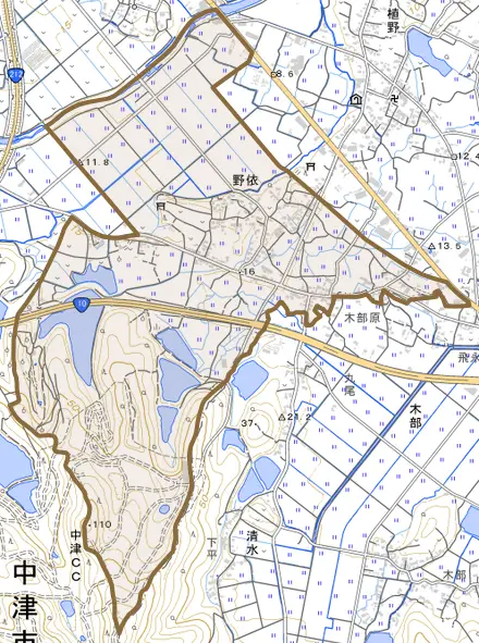 大字野依とその周辺の地図。町の範囲を重ねている