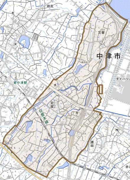 大字定留とその周辺の地図。町の範囲を重ねている