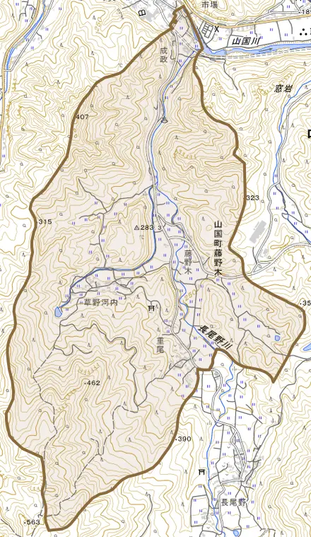 山国町藤野木とその周辺の地図。町の範囲を重ねている