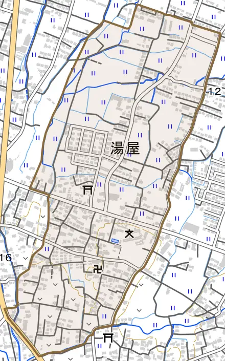 大字湯屋とその周辺の地図。町の範囲を重ねている