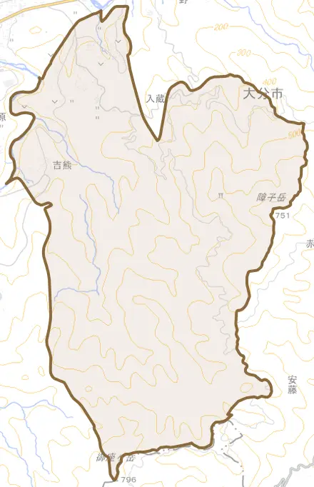 大字入蔵とその周辺の地図。町の範囲を重ねている