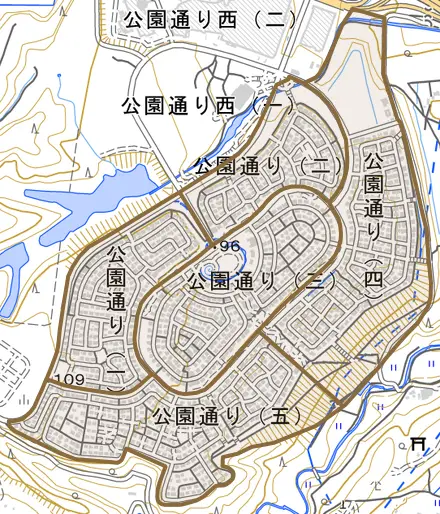 公園通りとその周辺の地図。町の範囲を重ねている