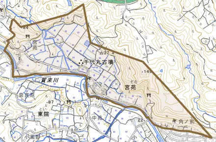 大字宮苑とその周辺の地図。町の範囲を重ねている