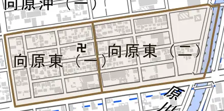 向原東とその周辺の地図。町の範囲を重ねている
