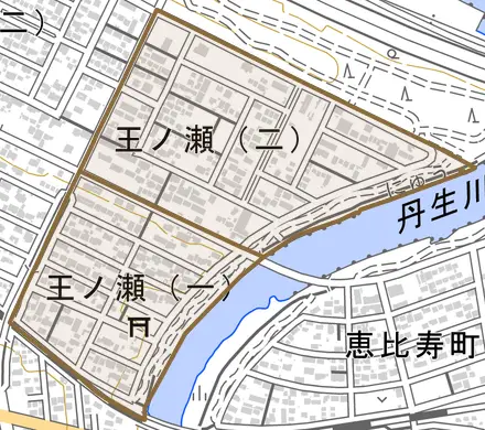 王ノ瀬とその周辺の地図。町の範囲を重ねている