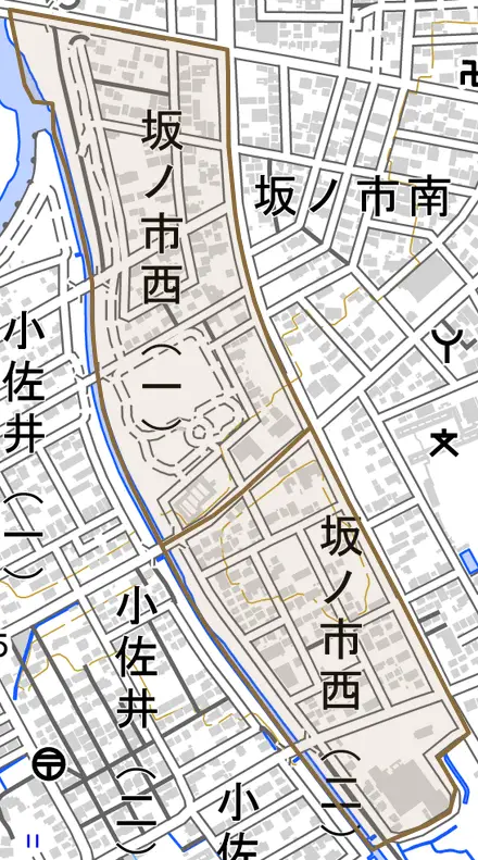 坂ノ市西とその周辺の地図。町の範囲を重ねている