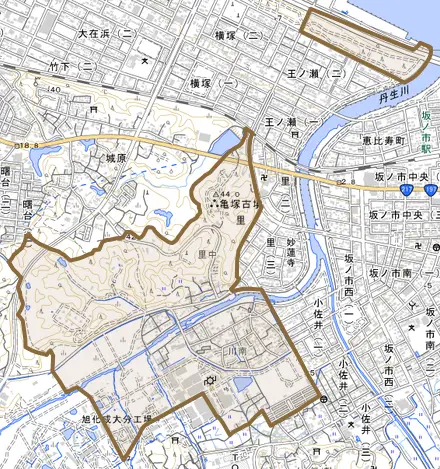 大字里とその周辺の地図。町の範囲を重ねている