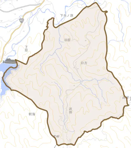 大字沢田とその周辺の地図。町の範囲を重ねている