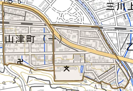 山津町とその周辺の地図。町の範囲を重ねている