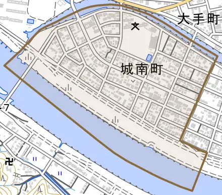 城南町とその周辺の地図。町の範囲を重ねている