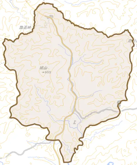 宇目大字小野市とその周辺の地図。町の範囲を重ねている