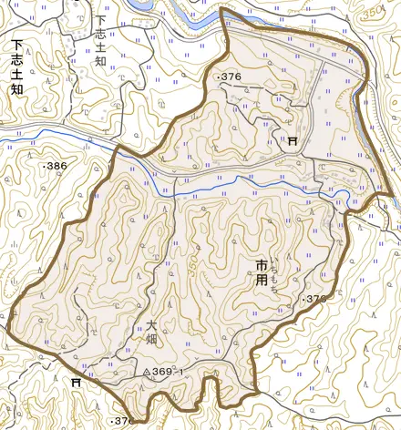 大字市用とその周辺の地図。町の範囲を重ねている