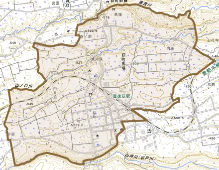 荻町馬場とその周辺の地図。町の範囲を重ねている
