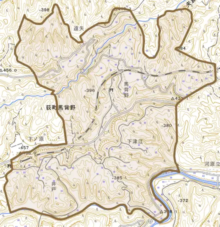 荻町馬背野とその周辺の地図。町の範囲を重ねている