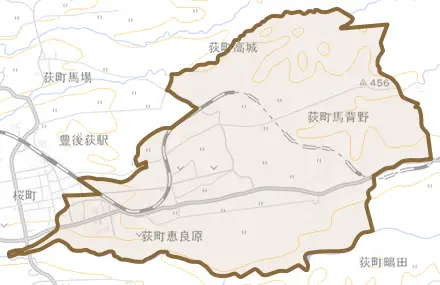 荻町高城とその周辺の地図。町の範囲を重ねている